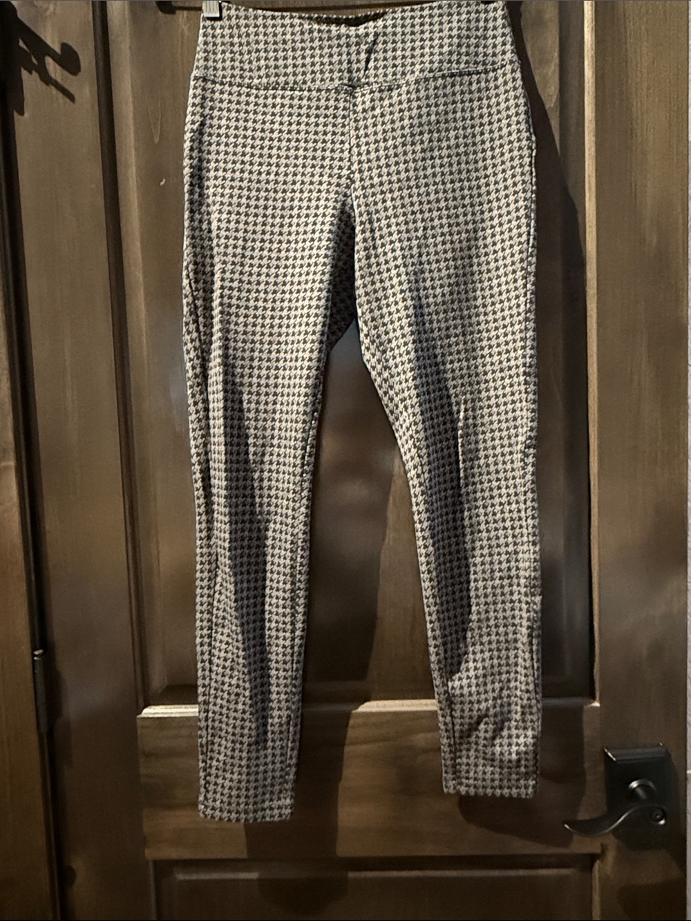 Women's Houndstooth Slim Leggings - Black & White